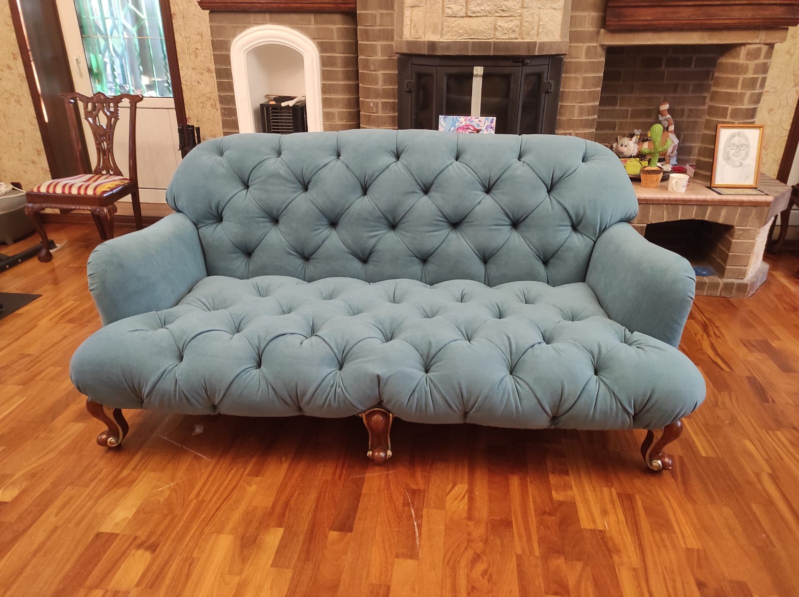 Обивка дивана. Белоозёрский